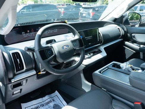 New 2027 Ford Expedition Max Active RWD image 3