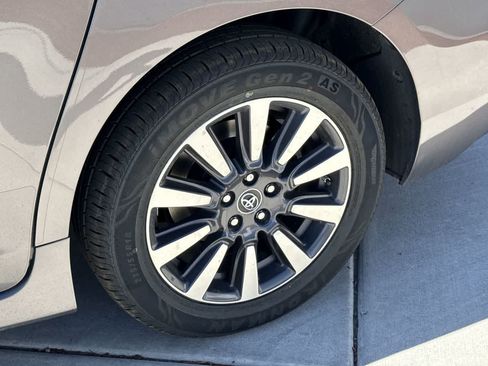 Used 2020 Toyota Sienna Limited Premium w/ Carpet Mat Package AWD/4WD image 8