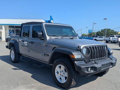 Used 2020 Jeep Gladiator Sport w/ Quick Order Package 24S AWD/4WD image 2