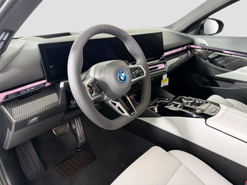 New 2026 BMW 550e xDrive w/ Executive Package AWD/4WD image 9