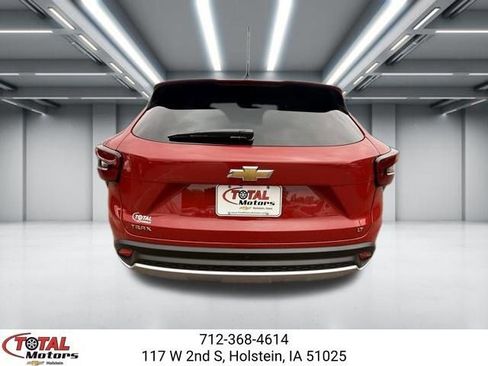 New 2026 Chevrolet Trax LT w/ Sunroof Package FWD image 6
