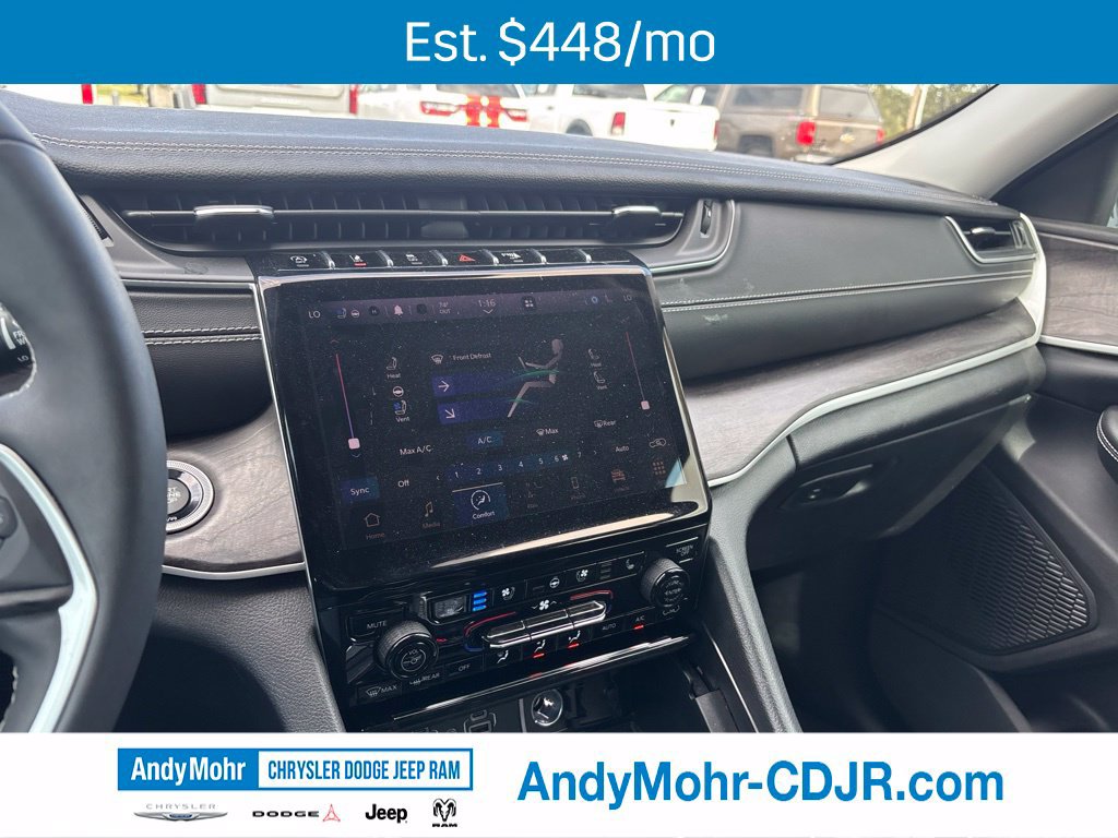 Used 2023 Jeep Grand Cherokee Limited w/ Luxury Tech Group II AWD/4WD image 10