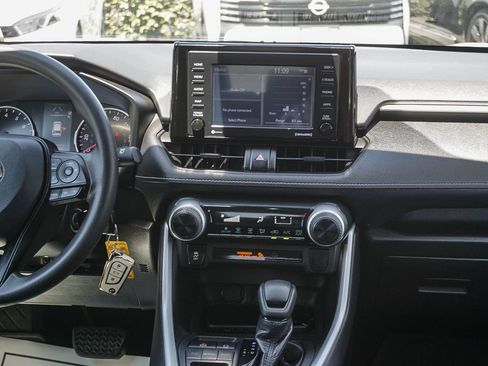 Used 2021 Toyota RAV4 LE FWD image 16