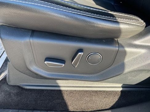 Used 2018 Ford F150 Lariat w/ Equipment Group 502A Luxury image 15