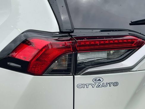 Used 2021 Toyota RAV4 XSE AWD/4WD image 16