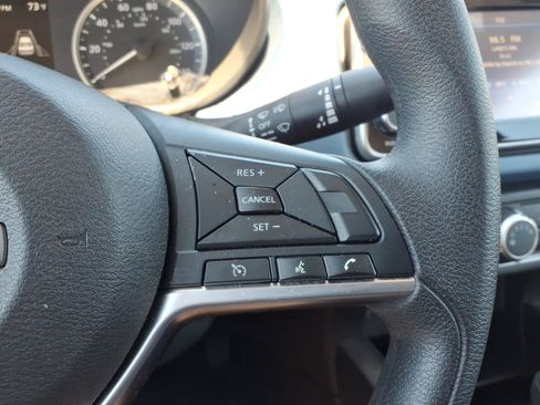 Used 2025 Nissan Versa SV FWD image 15
