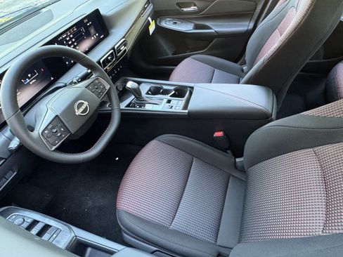 New 2026 Nissan Sentra SR w/ Floor Mat Package FWD image 26