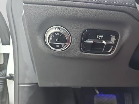 Used 2023 Mercedes-Benz EQS 450+ 4MATIC Sedan image 37