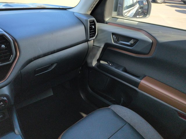 Used 2021 Ford Bronco Sport Outer Banks w/ Outer Banks Package AWD/4WD image 17