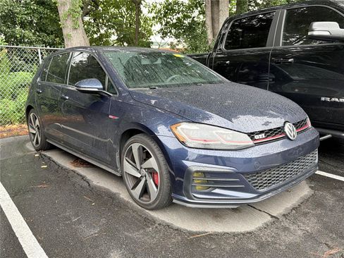 Used 2018 Volkswagen GTI SE FWD image 3