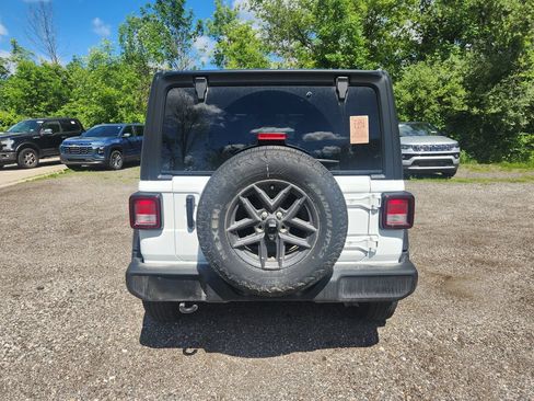 Used 2025 Jeep Wrangler Unlimited Sport AWD/4WD image 6