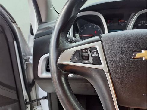 Used 2017 Chevrolet Equinox LT w/ Convenience Package FWD image 16
