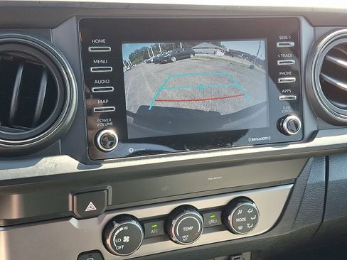 Used 2022 Toyota Tacoma SR image 16