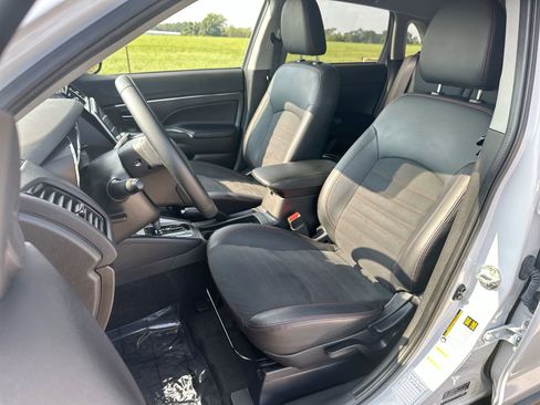 Used 2024 Mitsubishi Outlander Sport SE image 11