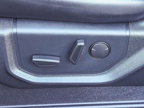 Used 2019 Ford F150 Lariat w/ Equipment Group 502A Luxury AWD/4WD image 27