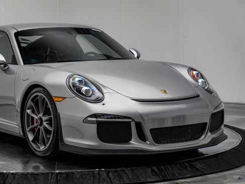 Used 2015 Porsche 911 GT3 RWD image 28