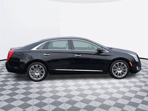 Used 2016 Cadillac XTS Luxury image 7