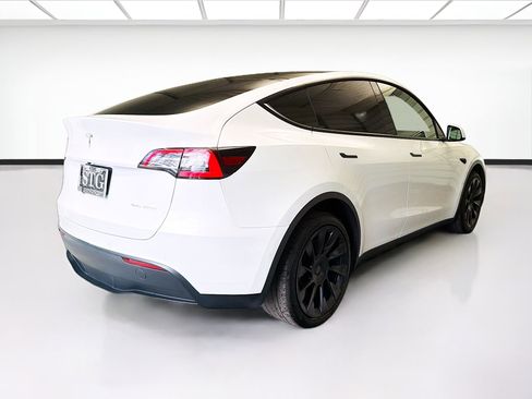 Used 2022 Tesla Model Y Long Range AWD/4WD image 4