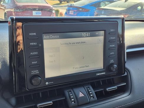 Used 2020 Toyota RAV4 XLE Premium image 6