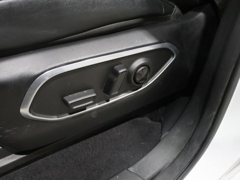 Used 2024 Jeep Wagoneer L Series III w/ Flexible Seating Group image 10