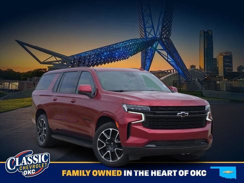 Used 2023 Chevrolet Suburban RST w/ Luxury Package AWD/4WD image 1