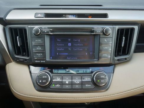 Used 2013 Toyota RAV4 XLE AWD/4WD image 10