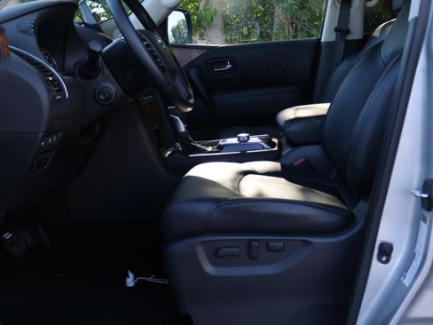 Used 2024 Nissan Armada SL AWD/4WD image 23