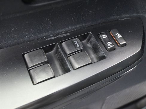 Used 2015 Toyota Tundra SR image 3