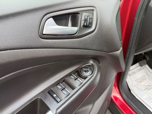Used 2017 Ford Escape Titanium FWD image 10
