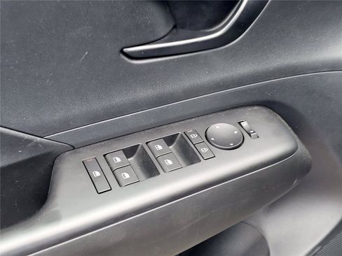 Used 2026 Hyundai Kona SEL Sport FWD image 15