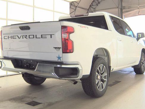 Used 2023 Chevrolet Silverado 1500 LT AWD/4WD image 5