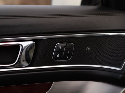 Used 2017 Ford Explorer Platinum image 28