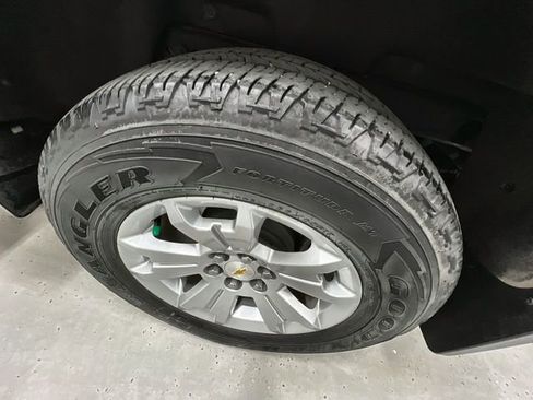 Certified 2022 Chevrolet Colorado LT w/ Luxury Package AWD/4WD image 31