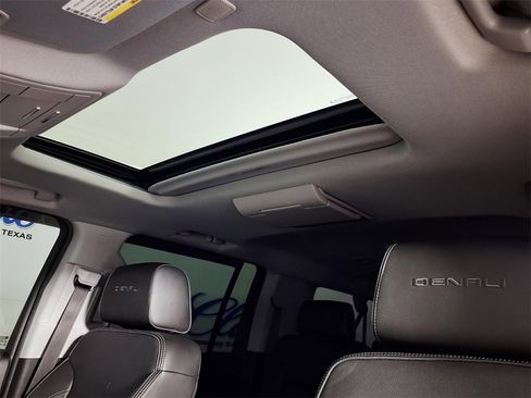 Used 2020 GMC Yukon XL Denali w/ Open Road Package image 13