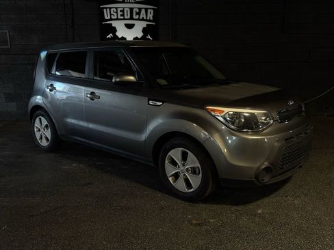 Used 2016 Kia Soul FWD image 6