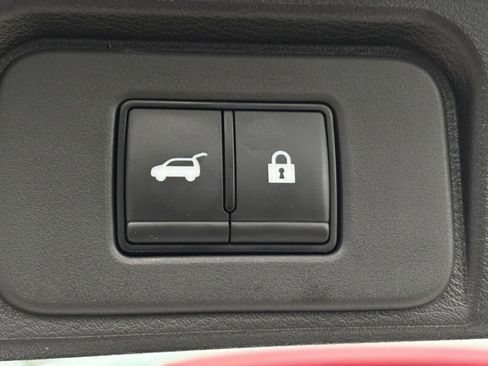 Used 2025 Nissan Rogue SV image 23