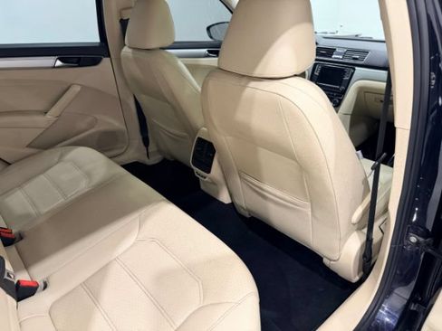 Used 2019 Volkswagen Passat 2.0T Wolfsburg w/ Wheels & Sunroof Package FWD image 39