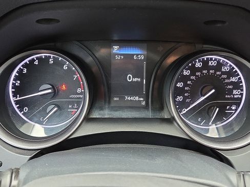 Used 2023 Toyota Camry SE image 16