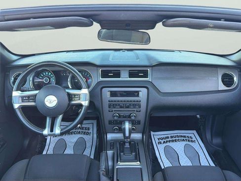 Used 2014 Ford Mustang Convertible RWD image 21
