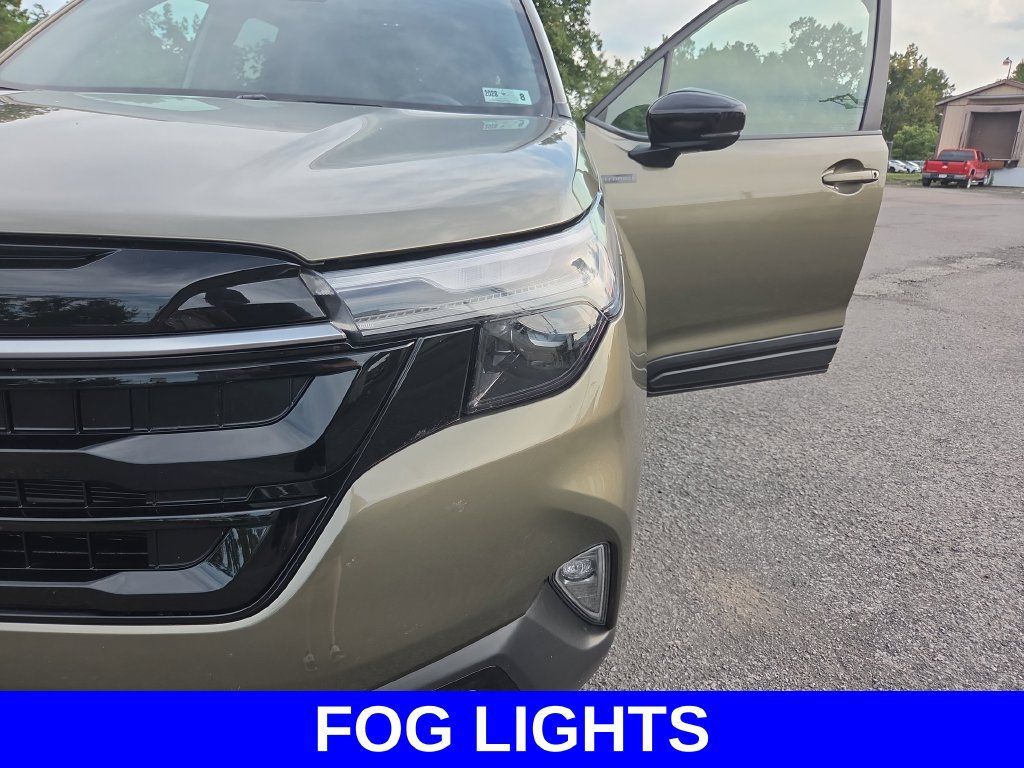 Used 2025 Subaru Forester Touring AWD/4WD image 21