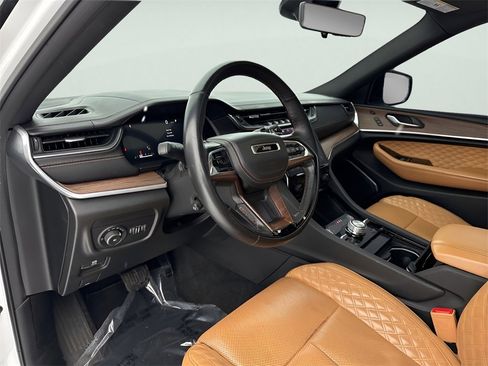 Used 2022 Jeep Grand Cherokee L Summit w/ Advanced Protech Group IV image 23