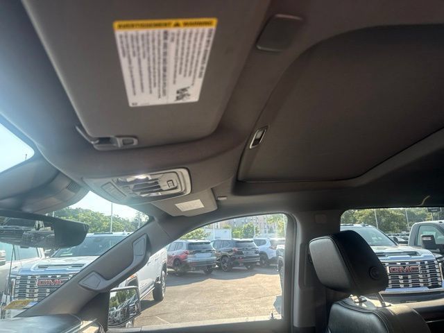 Used 2024 GMC Sierra 1500 Denali w/ Denali Reserve Package AWD/4WD image 25
