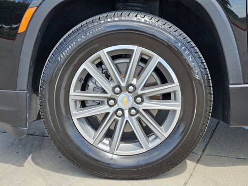 Certified 2023 Chevrolet Traverse LT FWD image 12