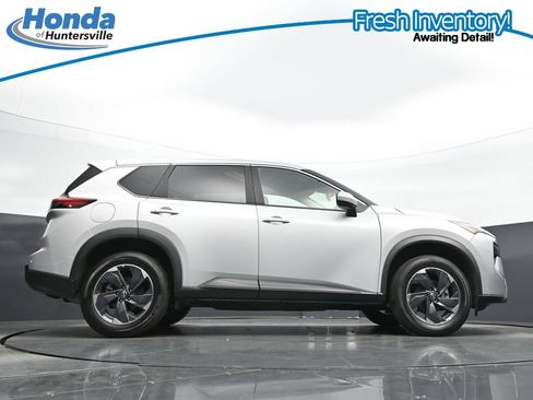 Used 2025 Nissan Rogue SV FWD image 35
