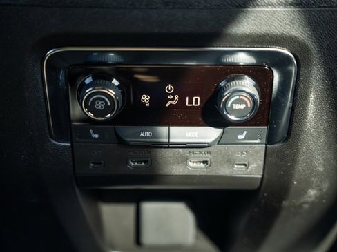 New 2026 Chevrolet Suburban High Country image 45