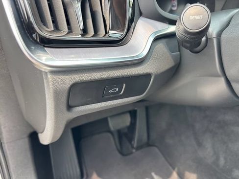 Used 2024 Volvo S60 B5 Core FWD image 17