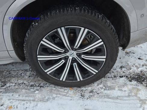 Used 2023 Volvo XC90 B6 Plus image 19