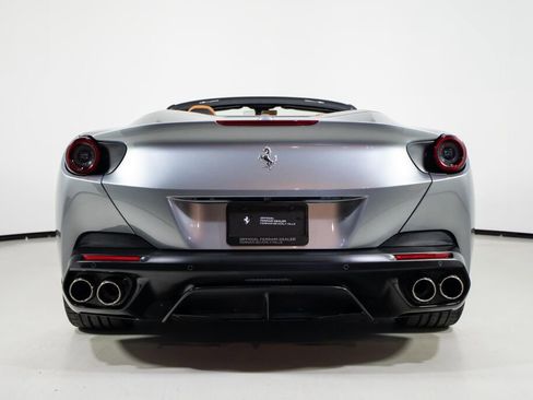 Used 2019 Ferrari Portofino RWD image 5