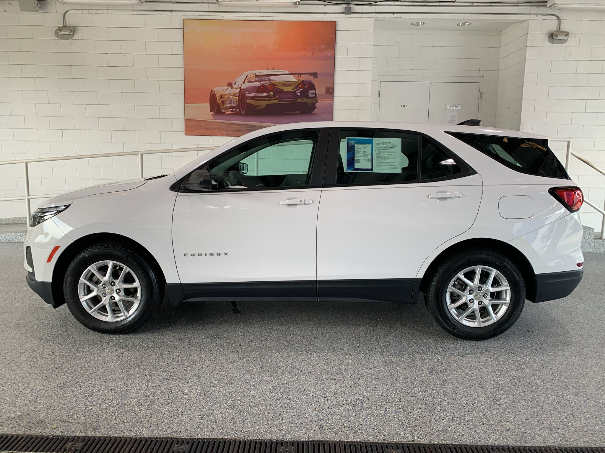 Used 2024 Chevrolet Equinox LS FWD image 5