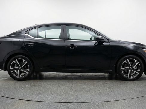 Used 2025 Nissan Sentra SV image 11